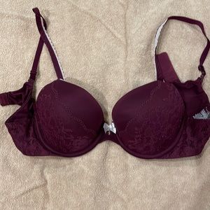 VS Body by Victoria Perfect shape, padded 36B, burgundy
